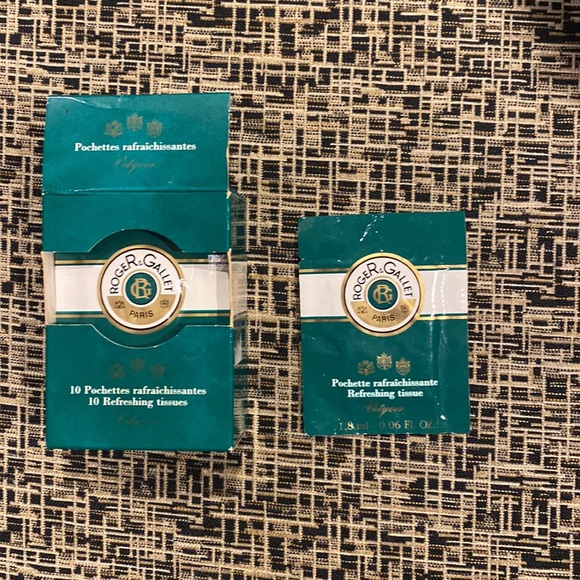 Roger & Gallet 10 Refreshing Tissues - Picture 7 of 8